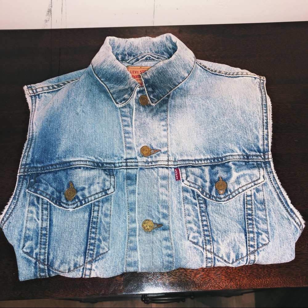 Levi's Denim Vest. Men's Large. Like NEW